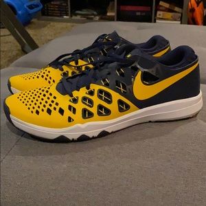 Men’s Nike Michigan Wolverine’s U of M size 11